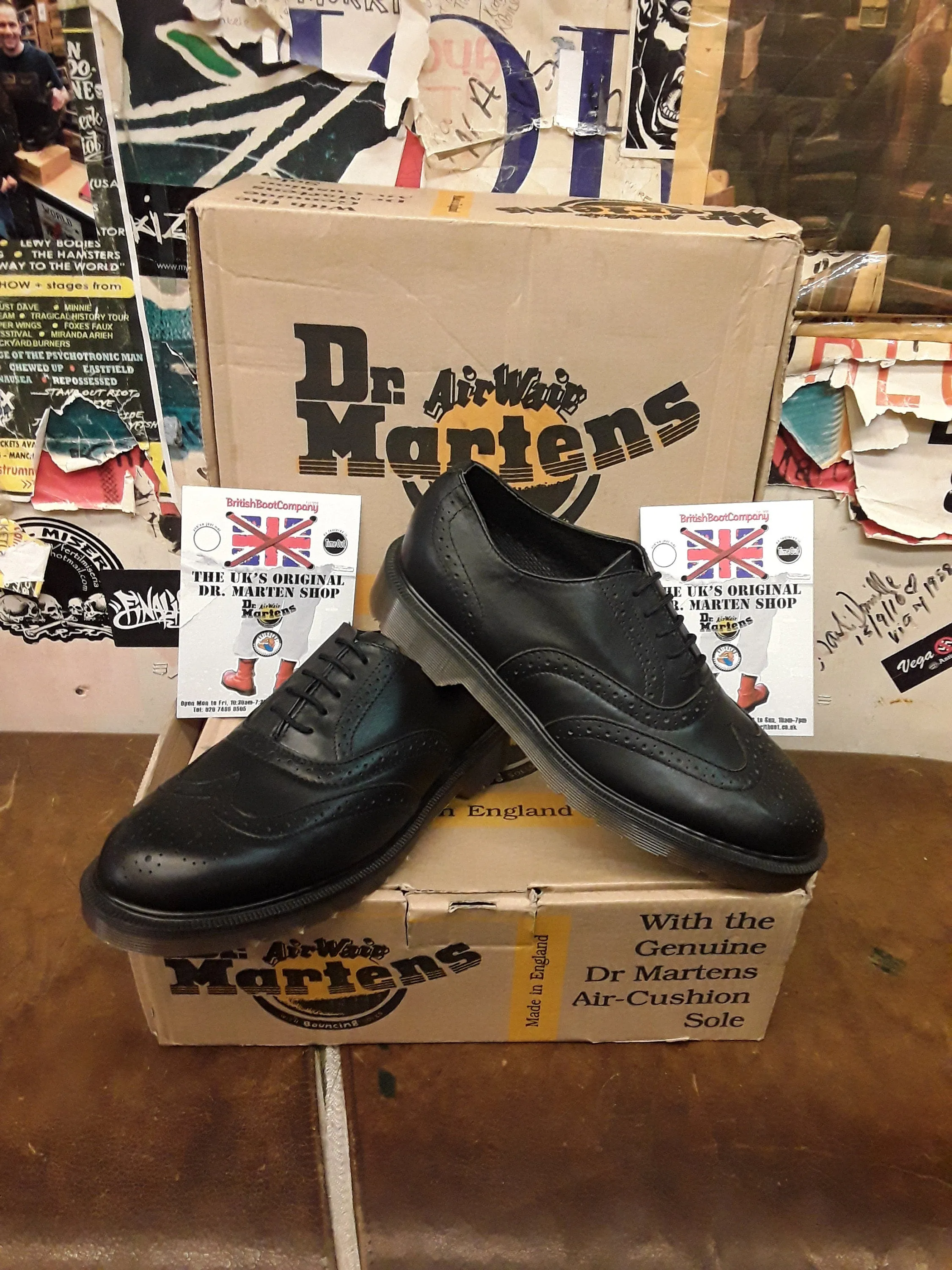 Dr Martens 9475 Black Waxy Brogue Size 7