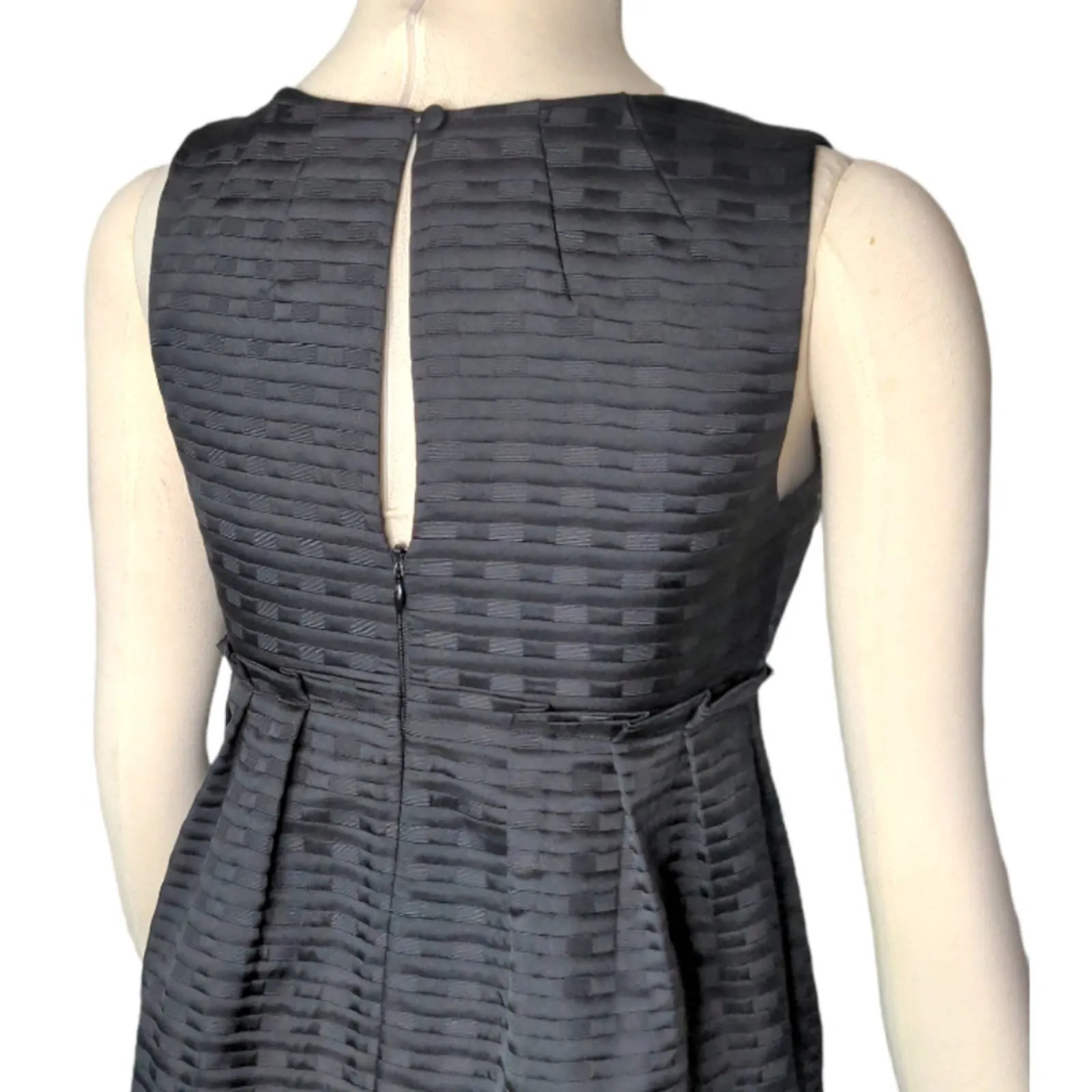 MAX AND CLEO Little Black Cocktail Dress Pleated Textured Pockets size 6