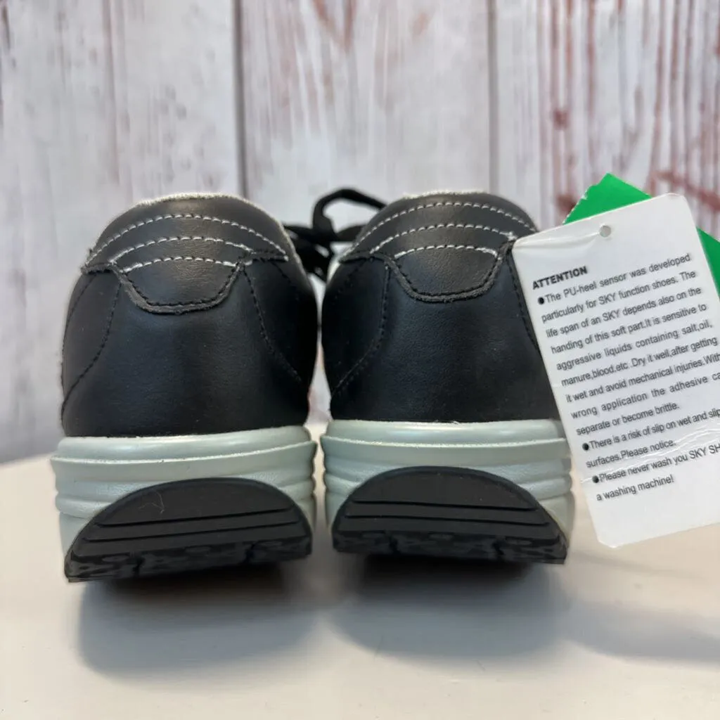 NWT SKY SHOES BLACK GREY FUNCTION SHOES SIZE 8.5 TC3