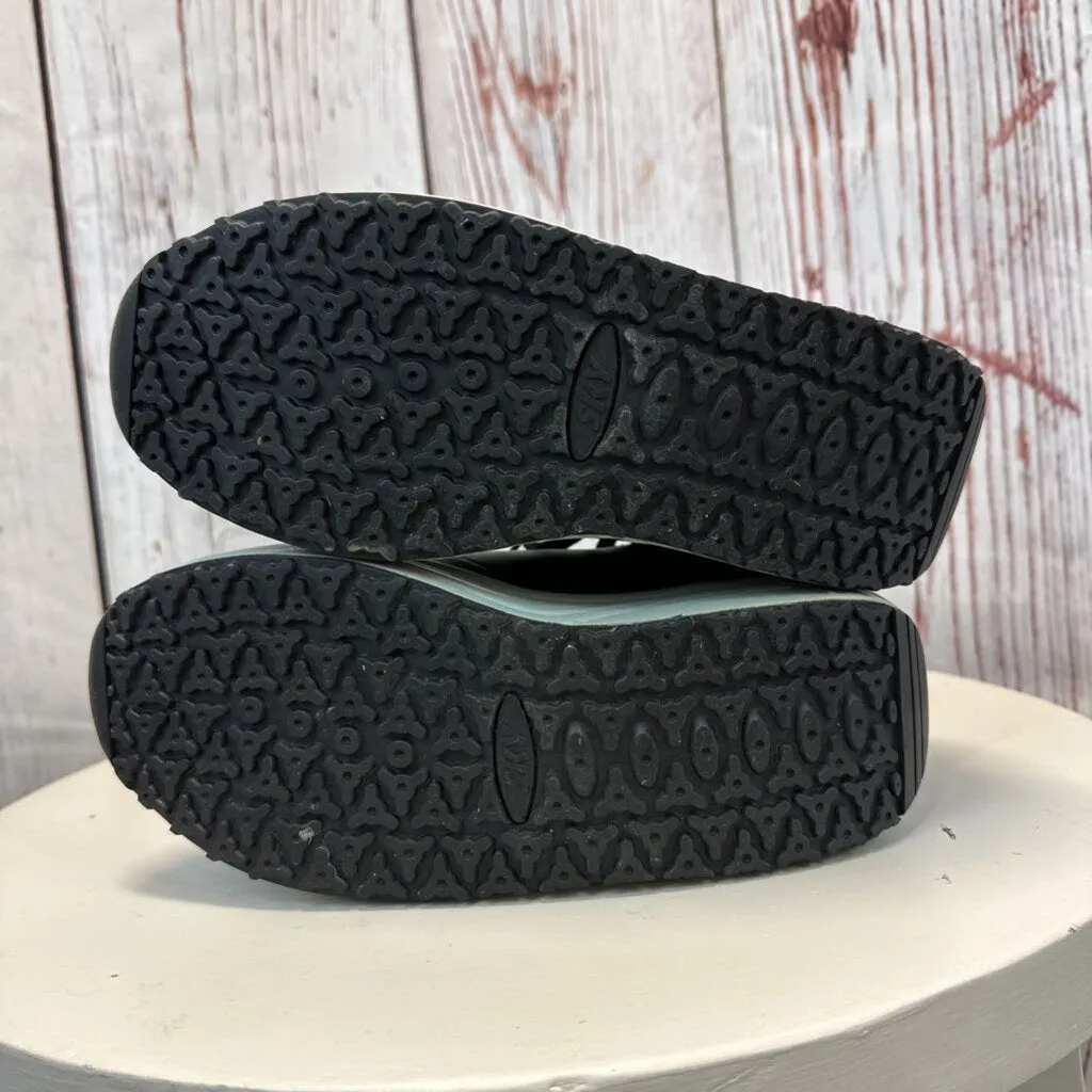NWT SKY SHOES BLACK GREY FUNCTION SHOES SIZE 8.5 TC3